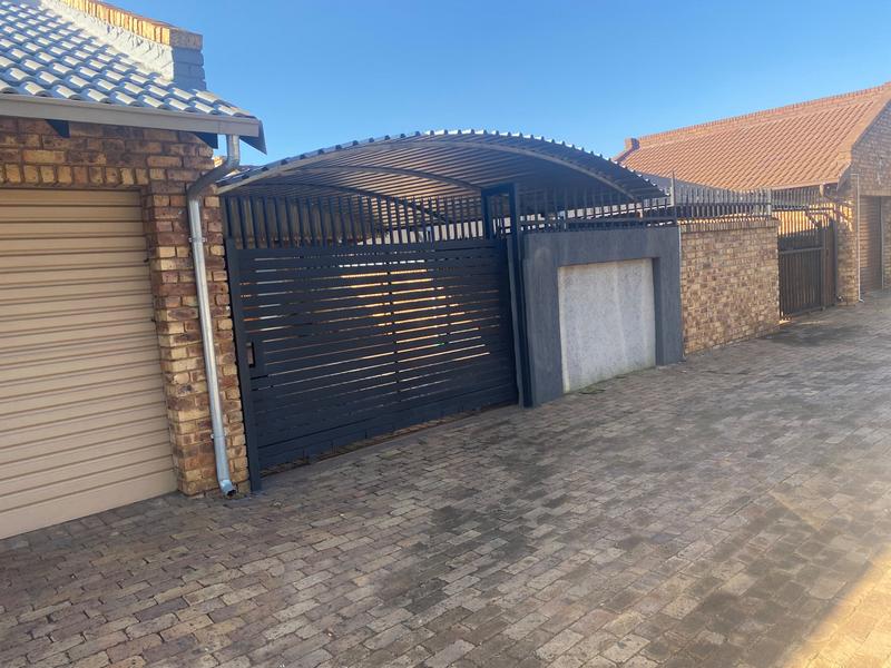 3 Bedroom Property for Sale in Middelburg Eastern Cape